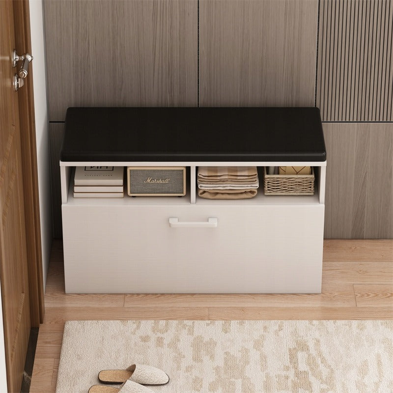 Biała szafka na buty z siedziskiem i schowkiem – elegancka i funkcjonalna