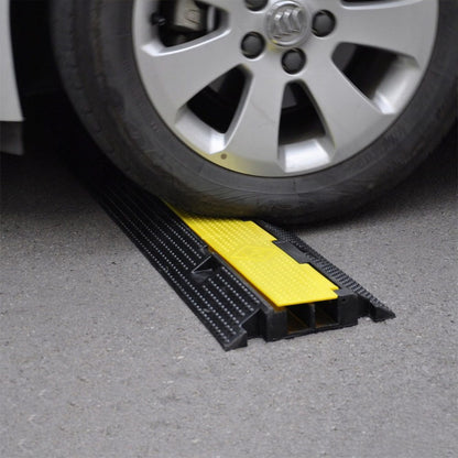 Zestaw 3 ramp ochronnych do kabli 1 m – 2 kanały, nośność 7 ton, czarno-żółte