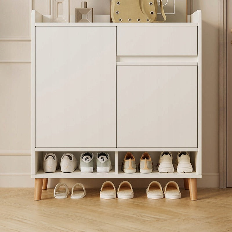 Nowoczesna biała komoda na buty 60 cm - pojemna szafka z szufladą i półkami