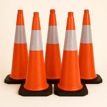 Zestaw 5 pachołków 75 cm – ostrzegawcze, wytrzymałe na warunki atmosferyczne, odblaskowe