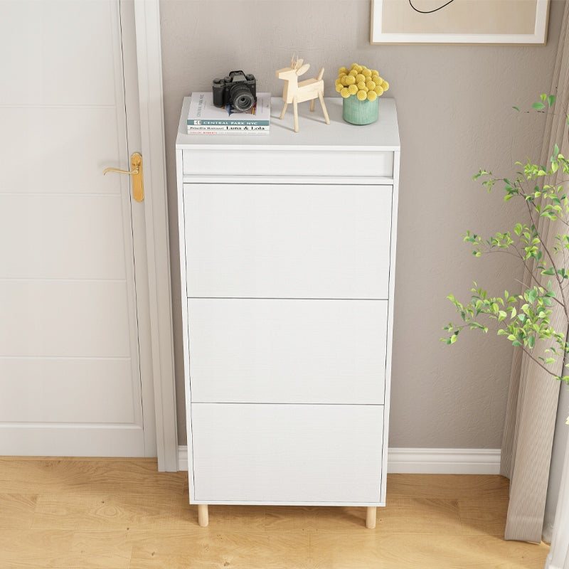 Biała szafka na buty z lustrem 55 cm – loftowa, pionowa, z miejscem do przechowywania